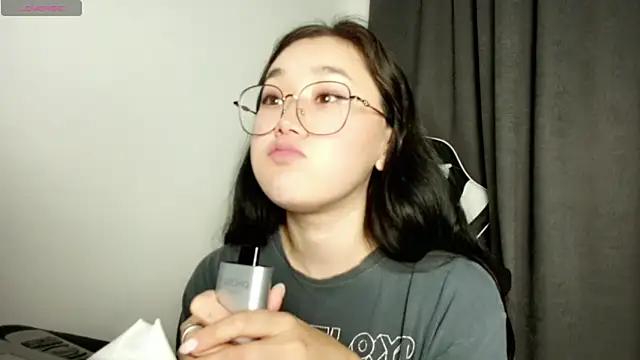 Snapshot of Jennatyan chatting on March 2025 06:29:01 PM Jennatyan online show from March 2025 06:29:01 PM