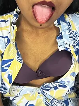 cute simmy0 online show from June 2026 02:07:02 PM