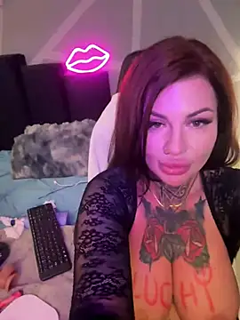 krysstal003 online show from March 2025 11:38:02 PM