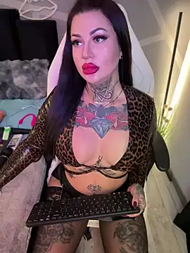 krysstal003 online show from February 2025 11:33:01 PM