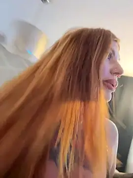 krysstal003 online show from October 2025 12:30:01 AM