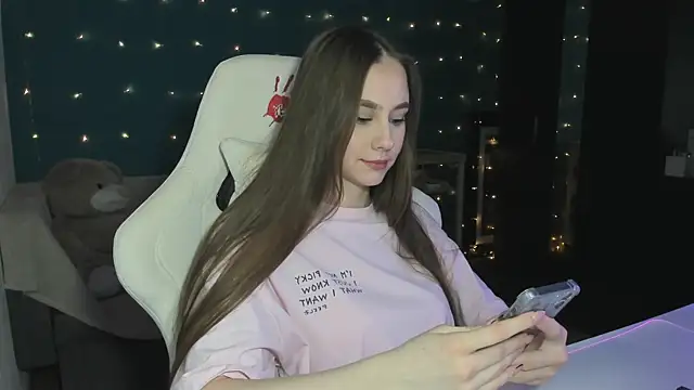 katie taylorr online show from December 2024 10:45:02 PM