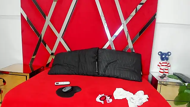 Snapshot of Milanxht chatting on November 2025 08:24:02 PM Milanxht online show from November 2025 08:24:02 PM