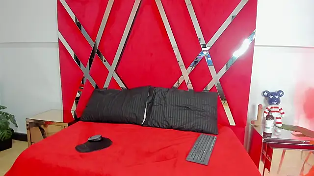 Snapshot of Milanxht chatting on November 2025 08:46:02 PM Milanxht online show from November 2025 08:46:02 PM