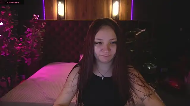 ElysLunar online show from February 2026 01:33:02 PM