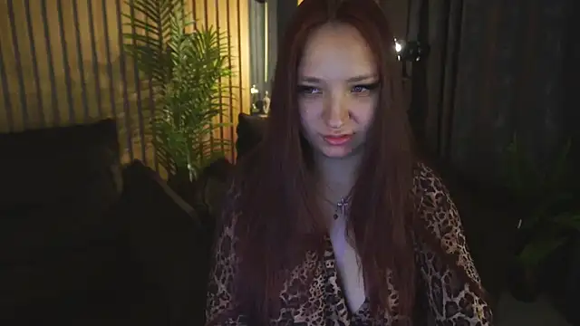 ElysLunar online show from December 2025 06:48:01 AM