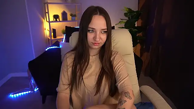 Snapshot of ElysLunar chatting on December 2024 08:43:02 PM ElysLunar online show from December 2024 08:43:02 PM