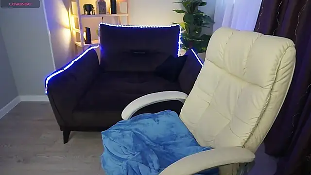 Snapshot of ElysLunar chatting on January 2025 10:15:02 AM ElysLunar online show from January 2025 10:15:02 AM