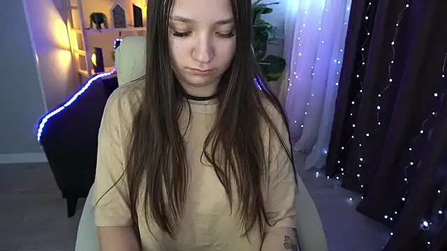 Snapshot of ElysLunar chatting on January 2025 10:09:02 AM ElysLunar online show from January 2025 10:09:02 AM