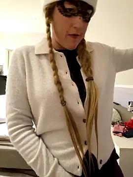 Hexe12346 online show from December 2025 05:57:05 PM