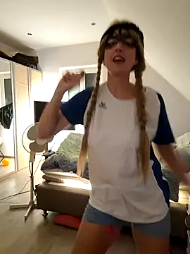 Hexe12346 online show from November 2025 06:22:01 PM