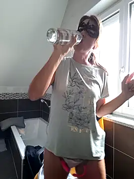 Hexe12346 online show from September 2025 07:18:01 AM