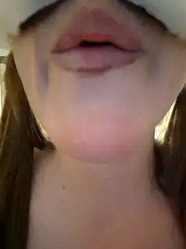 Hexe12346 online show from April 2026 06:00:02 PM