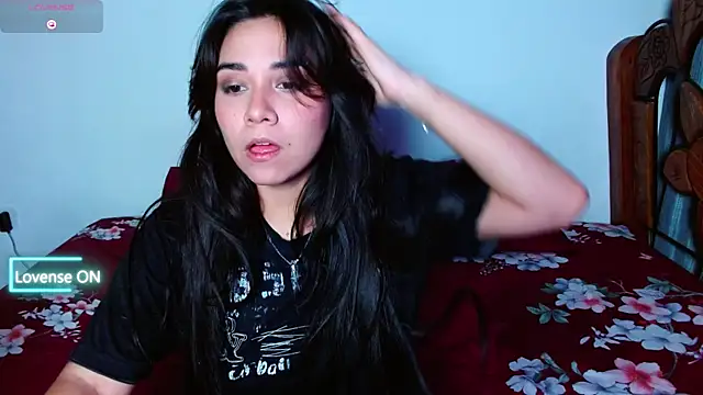 Snapshot of Lune_Claire chatting on January 2026 12:58:02 AM Lune Claire online show from January 2026 12:58:02 AM