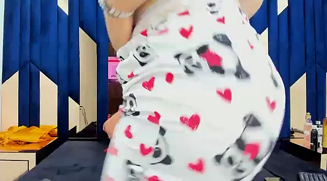 Criistaal  online show from January 2025 04:12:01 AM