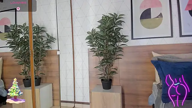 MiaKay1 online show from December 2025 03:30:02 AM