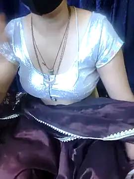 kaveerpooja947 online show from October 2025 04:51:01 PM