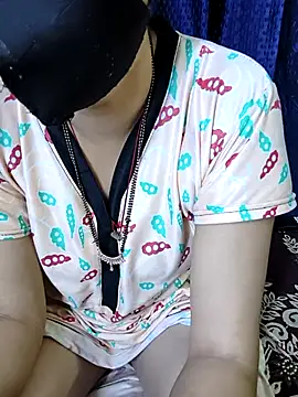 kaveerpooja947 online show from November 2025 04:43:02 PM