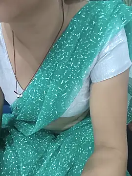 kaveerpooja947 online show from April 2026 04:46:02 PM