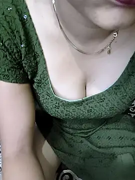 kaveerpooja947 online show from March 2026 04:47:01 PM