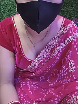 Snapshot of kaveerpooja947 chatting on May 2026 05:40:01 PM kaveerpooja947 online show from May 2026 05:40:01 PM