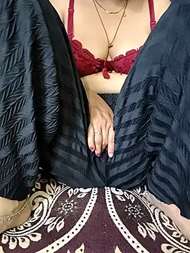 kaveerpooja947 online show from February 2026 04:06:01 PM