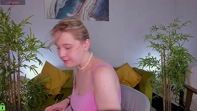 Snapshot of Colleen_Blake chatting on June 2026 05:21:02 PM Colleen Blake online show from June 2026 05:21:02 PM