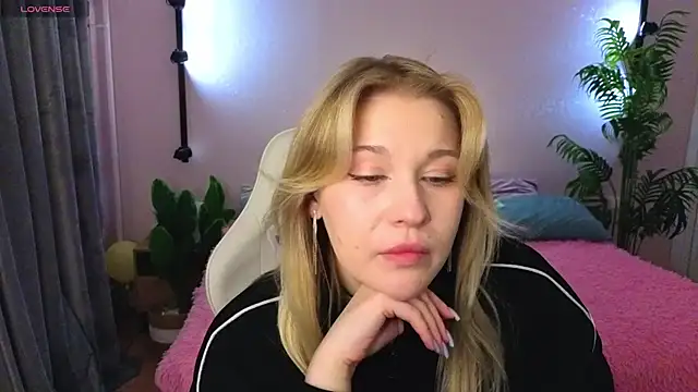 Colleen Blake online show from April 2026 04:46:01 PM