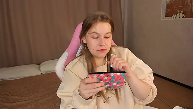 Colleen Blake online show from October 2025 04:44:02 PM