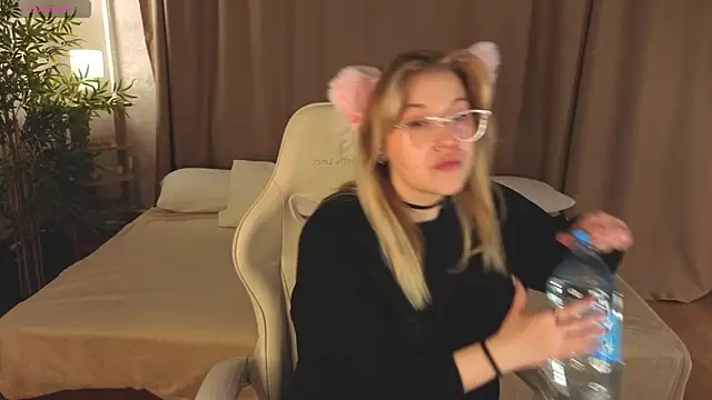 Colleen Blake online show from April 2026 05:08:02 PM