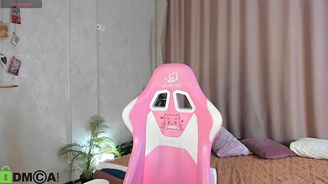 Colleen Blake online show from October 2025 05:01:01 PM