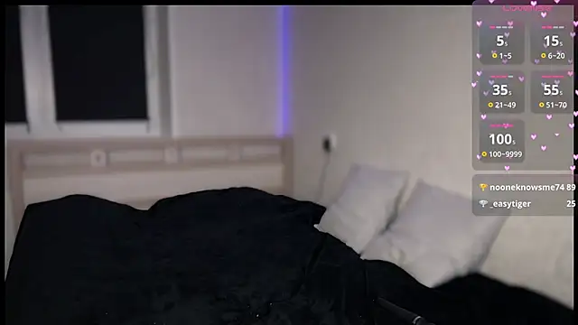 Snapshot of SusieEvans chatting on November 2025 09:51:01 PM SusieEvans online show from November 2025 09:51:01 PM