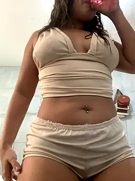 Gabrielleof online show from November 2025 12:31:01 PM