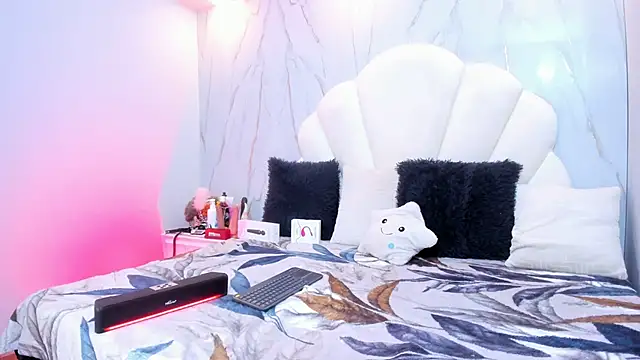Tiffany sander online show from March 2025 03:25:01 AM
