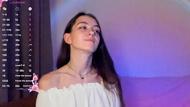 EvaBradley online show from October 2025 06:42:01 PM