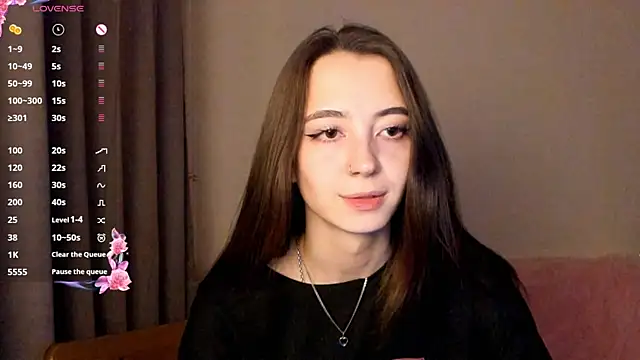 EvaBradley online show from October 2025 06:49:02 PM