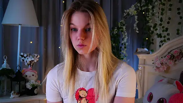 Snapshot of EdlinAlliston chatting on January 2026 02:13:02 PM EdlinAlliston online show from January 2026 02:13:02 PM