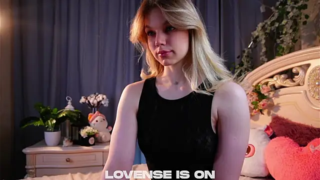 Snapshot of EdlinAlliston chatting on February 2026 03:23:02 PM EdlinAlliston online show from February 2026 03:23:02 PM