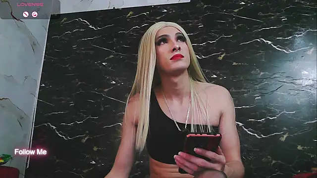 Snapshot of crislingery_dolli chatting on October 2025 01:23:02 PM crislingery dolli online show from October 2025 01:23:02 PM