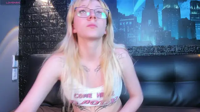 Cloe five online show from January 2026 12:31:01 PM