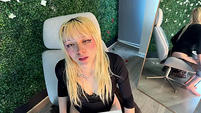 Cloe five online show from September 2025 07:36:02 PM