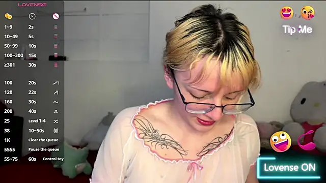 Cloe five online show from October 2025 11:38:01 PM