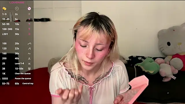 Cloe five online show from November 2025 08:09:01 PM