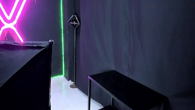 Cloe five online show from February 2025 05:49:02 PM