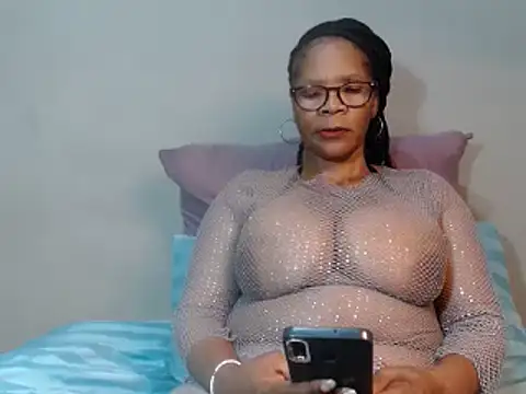 Snapshot of BustyMelonssXXXX chatting on February 2025 06:17:02 PM BustyMelonssXXXX online show from February 2025 06:17:02 PM