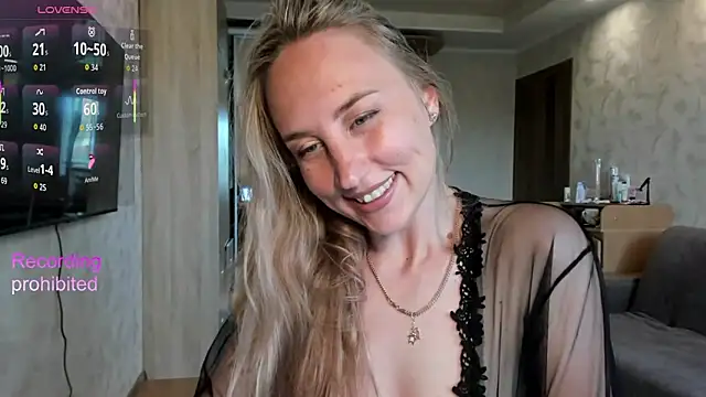 Snapshot of lady_Nati chatting on June 2026 02:15:01 PM lady Nati online show from June 2026 02:15:01 PM