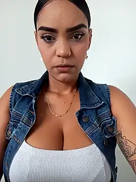 Sara-77 online show from October 2025 03:01:02 PM