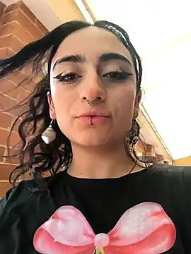 Lila Desiree online show from May 2026 02:54:02 PM
