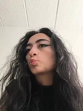 Lila Desiree online show from June 2026 02:33:02 PM