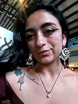 Lila Desiree online show from May 2026 11:27:02 PM